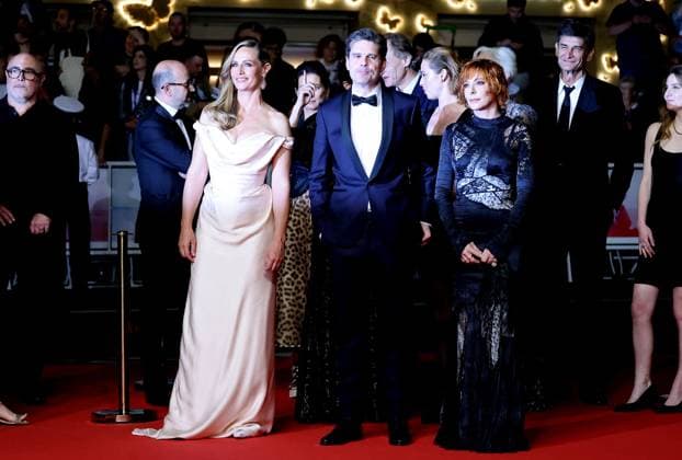J Montée des marches du film Dalloway lors du 78ème Festival International du Film de Cannes Cécile de France, Yann Gozlan, Mylène Farmer Montée des marches du film Dalloway lors du 78ème Festival International du Film de Cannes, au Palais des Festivals à Cannes Le 15 mai 2025 Jacovides Moreau Bestimage Red carpet for the movie Dalloway during the 78th Cannes International Film Festival at the Palais des Festivals in Cannes, France On may 15th 2025 Cannes France  Copyright: xJACOVIDES-MOREAUx xBESTIMAGExJACOVIDES-MOREAUx xBESTIMAGEx