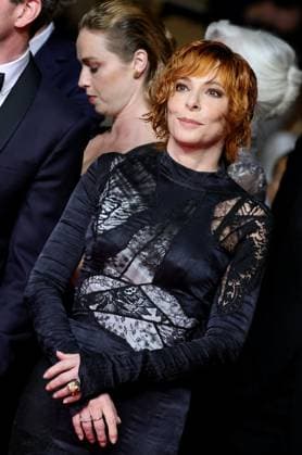 J Montée des marches du film Dalloway lors du 78ème Festival International du Film de Cannes Mylène Farmer Montée des marches du film Dalloway lors du 78ème Festival International du Film de Cannes, au Palais des Festivals à Cannes On may 15th 2025 Jacovides Moreau Bestimage Red carpet for the movie Dalloway during the 78th Cannes International Film Festival at the Palais des Festivals in Cannes, France On may 15th 2025 Cannes France  Copyright: xJACOVIDES-MOREAUx xBESTIMAGExJACOVIDES-MOREAUx xBESTIMAGEx