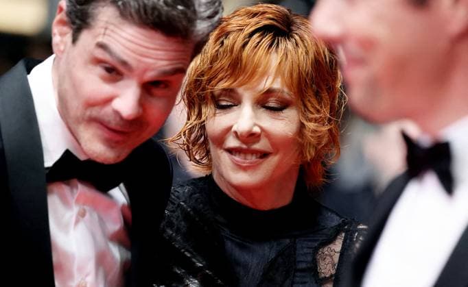 J Montée des marches du film Dalloway lors du 78ème Festival International du Film de Cannes Yann Gozlan, Mylène Farmer Montée des marches du film Dalloway lors du 78ème Festival International du Film de Cannes, au Palais des Festivals à Cannes Le 15 mai 2025 Jacovides Moreau Bestimage Red carpet for the movie Dalloway during the 78th Cannes International Film Festival at the Palais des Festivals in Cannes, France On may 15th 2025 Cannes France  Copyright: xJACOVIDES-MOREAUx xBESTIMAGExJACOVIDES-MOREAUx xBESTIMAGEx