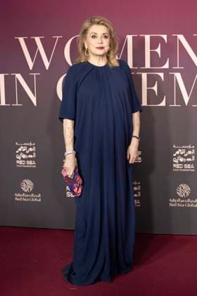 Entertainment Bilder des Tages Cannes - Red Sea Film Foundation s Women In Cinema Gala Photocall Catherine Deneuve attends the Red Sea Film Foundation s Women In Cinema Gala at Hotel du Cap-Eden-Roc on May 15, 2025 in Cap d Antibes, France. Photo by Marco Piovanotto ABACAPRESS.COM Cannes France  Copyright: xPiovanottoxMarco ABACAx