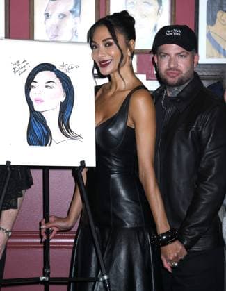 May 15, 2025, New York, Ny, United States: Nicole Scherzinger and Jamie Lloyd pose together at the legendary wall of caricatures at Sardi s in New York. May 15, 2025. New York United States - ZUMAp281 20250515_zea_p281_069 Copyright: xPhotoxImagexPressx