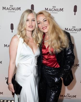 Photocall de la Plage Magnum lors du 78eme Festival de Cannes Georgia May Jagger, Jerry Hall Photocall de la Plage Magnum lors du 78ème Festival de Cannes le 15 mai 2025 Jeremy Melloul Bestimage Magnum Beach photocall during the 78th Cannes Film Festival on May 15, 2025 Cannes France  Copyright: xJeremyxMelloulx xBestimagexJeremyxMelloulx xBestimagex