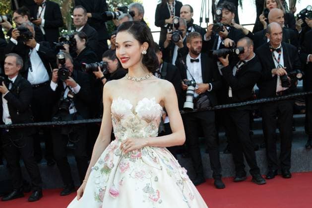 Dossier 137 red carpet in Cannes CANNES, FRANCE - MAY 15: Elaine Zhong Chuxi attends the Dossier 137 (Case 137) red carpet at the 78th annual Cannes Film Festival at Palais des Festivals on May 15, 2025 in Cannes, France CAP KA Kristina Afanasyeva Cannes Alpes-Maritimes France Copyright: xKristinaxAfanasyeva CapitalxPictx