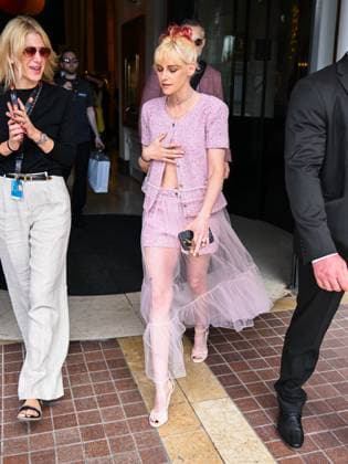 Cannes, 78th Cannes Film Festival 2025 - day 4 - Kristen Stewart leaves the Majestic Hotel  Copyright: xManuelexMangiarottix xipa-agency.netx xPoolxPhotoxEventsx05x IPA_Agency_IPA57765908