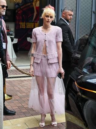 Cannes, 78th Cannes Film Festival 2025 - day 4 - Kristen Stewart leaves the Majestic Hotel  Copyright: xManuelexMangiarottix xipa-agency.netx xPoolxPhotoxEventsx05x IPA_Agency_IPA57766014