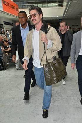 Cannes Pedro Pascal At Nice Airport JR Pedro Pascal arriving at Nice airport ahead 78th Cannes Film Festival in Nice, France on May, 16, 2025. Photo by Julien Reynaud APS-Medias ABACAPRESS.COM Nice France  Copyright: xReynaudxJulien APS-Medias ABACAx