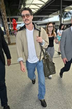 Cannes Pedro Pascal At Nice Airport JR Pedro Pascal arriving at Nice airport ahead 78th Cannes Film Festival in Nice, France on May, 16, 2025. Photo by Julien Reynaud APS-Medias ABACAPRESS.COM Nice France  Copyright: xReynaudxJulien APS-Medias ABACAx
