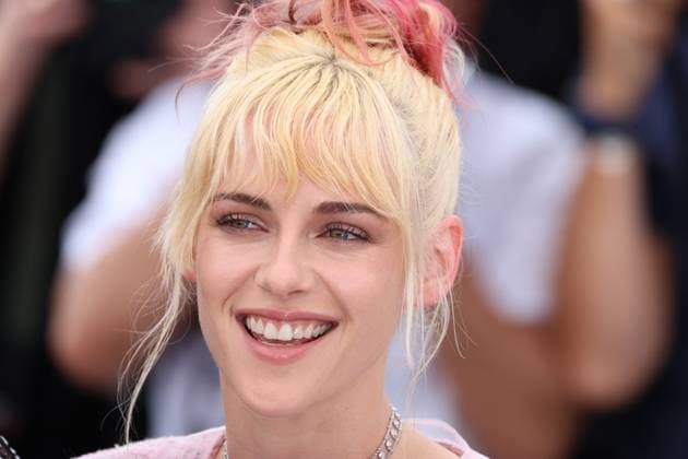 Cannes The Chronology Of Water Photocall JD Kristen Stewart posing at the The Chronology Of Water in Cannes, France on May 16, 2025, as part of the 78th Cannes Film Festival. Photo by Jerome Domine ABACAPRESS.COM Cannes France  Copyright: xDominexJerome ABACAx