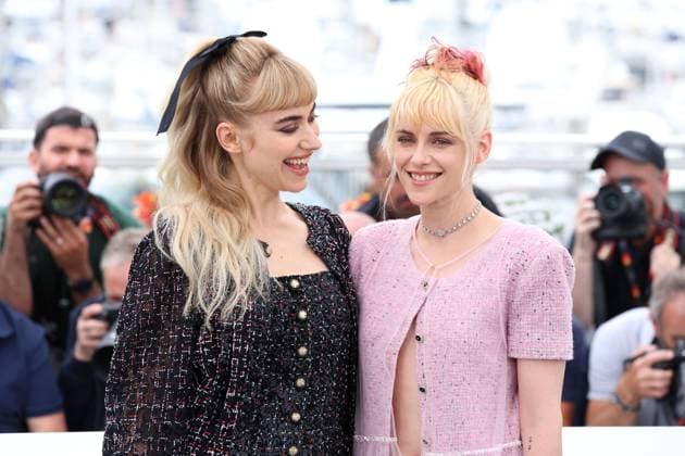 Cannes The Chronology Of Water Photocall JD Kristen Stewart and Imogen Poots posing at the The Chronology Of Water in Cannes, France on May 16, 2025, as part of the 78th Cannes Film Festival. Photo by Jerome Domine ABACAPRESS.COM Cannes France  Copyright: xDominexJerome ABACAx