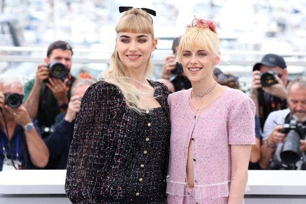Cannes The Chronology Of Water Photocall JD Kristen Stewart and Imogen Poots posing at the The Chronology Of Water in Cannes, France on May 16, 2025, as part of the 78th Cannes Film Festival. Photo by Jerome Domine ABACAPRESS.COM Cannes France  Copyright: xDominexJerome ABACAx