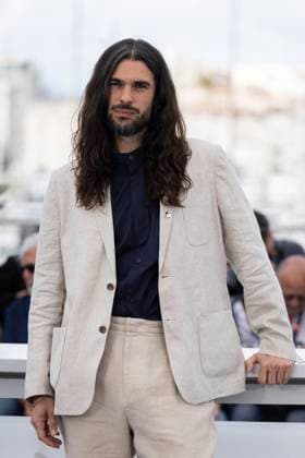 Photocall du film Sirât lors du 78ème Festival International du Film de Cannes Oliver Laxe Photocall of the film Sirât during the 78th Cannes International Film Festival on May 16, 2025 Jacovides Moreau Bestimage Photocall of the film Sirât during the 78th Cannes International Film Festival on May 16, 2025 Cannes France  Copyright: xJACOVIDES-MOREAUx xBESTIMAGExJACOVIDES-MOREAUx xBESTIMAGEx