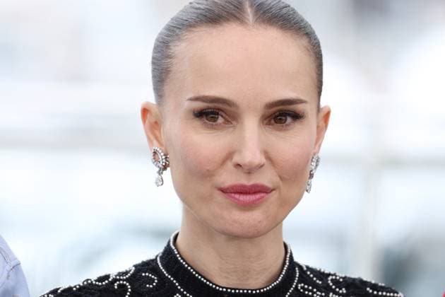 Cannes Arco Photocall JD Natalie Portman posing at the Arco in Cannes, France on May 16, 2025, as part of the 78th Cannes Film Festival. Photo by Jerome Domine ABACAPRESS.COM Cannes France  Copyright: xDominexJerome ABACAx