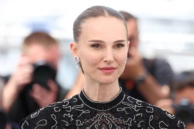 Cannes Arco Photocall JD Natalie Portman posing at the Arco in Cannes, France on May 16, 2025, as part of the 78th Cannes Film Festival. Photo by Jerome Domine ABACAPRESS.COM Cannes France  Copyright: xDominexJerome ABACAx