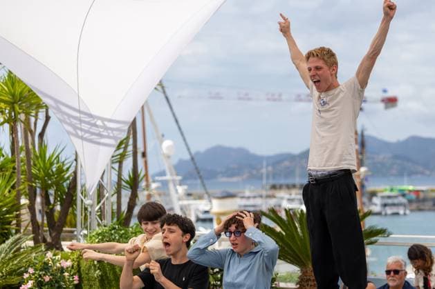78. Internationalen Filmfestspiele von Cannes 2025 Cannes, Frankreich - 16.5.2024: Valentin Campagne, Mathilde Riu, CÃ me Peronnet und SolÃ n Machado-Graner während des Photocall Dossier 137 Case 137 während der 78. Internationalen Filmfestspiele von Cannes. Die 78. Internationalen Filmfestspiele von Cannes finden vom 13. bis 24. Mai 2025 statt. Provence-Alpes-Cote d Azur