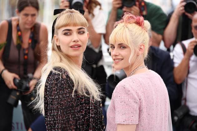 The Chronology of Water Photocall during The 78th Cannes Film Festival Imogen Poots, Kristen Stewart - The Chronology of Water Photocall during The 78th Cannes Film Festival in Cannes on May 16, 2025.  Copyright: x Chassery+Courdjix