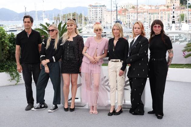 The Chronology of Water Photocall during The 78th Cannes Film Festival Charles Gillibert, Dylan Meyer, Imogen Poots, Kristen Stewart, Kim Gordon, Thora Birch and guest - The Chronology of Water Photocall during The 78th Cannes Film Festival in Cannes on May 16, 2025.  Copyright: x Chassery+Courdjix