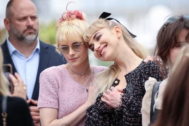 The Chronology of Water Photocall during The 78th Cannes Film Festival Imogen Poots, Kristen Stewart - The Chronology of Water Photocall during The 78th Cannes Film Festival in Cannes on May 16, 2025.  Copyright: x Chassery+Courdjix