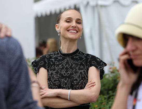 May 16, 2025, Cannes, Cote D azur, France: NATALIE PORTMAN big smile as she departs the photocall for Arco at the 78th Annual Cannes Film Festival at Palais des Festivals in Cannes, France Cannes France - ZUMAc179 20250516_zep_c179_156 Copyright: xMickaelxChavetx