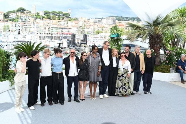 CINEMA : 78eme Festival de Cannes - Photocalls - 16 05 2025 CANNES, FRANCE - 16 MAI (G-D) : Solan MACHADO-GRANER, acteur, Come PERRONET, acteur, Valentin CAMPAGNE, acteur, Mathilde RIU, actrice, Jonathan TURNBULL, acteur, Mathilde ROEHRICH, actrice, Guslagie MALANDA, actrice, Dominic MOLL, rà alisateur, Lea DRUCKER, actrice, Sandra COLOMBO, actrice, Theo COSTA MARINI, acteur, Stanislas MERHAR, acteur, Gilles MARCHAND, co-scenariste, lors du photocall de « Dossier 137 ( CASE 137) » en Compà tition au 78eme Festival de Cannes au Palais des Festivals le 16 mai 2025 à Cannes, France. CannesFrance Copyright: xValentinaxClaretx