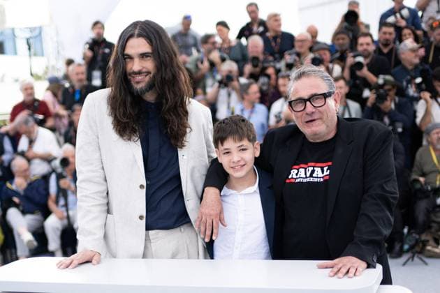 Cannes Sirat Photocall AM Oliver Laxe, Bruno Nunez and Sergi Lopez attending the Sirat Photocall in Cannes, France on May 16, 2025 as part of the 78th Cannes Film Festival. Photo by Aurore Marechal ABACAPRESS.COM Cannes France  Copyright: xMarechalxAurore ABACAx