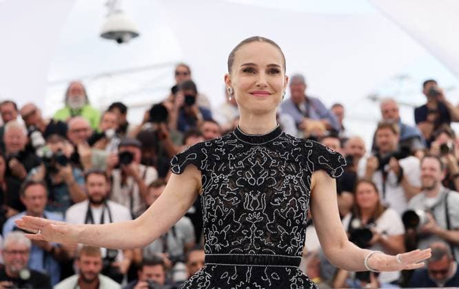 Photocall de Arco Séance Spéciale lors du 78ème Festival International du Film de Cannes Natalie Portman au photocall de Arco Séance spéciale lors du 78ème Festival International du Film de Cannes, le 16 mai 2025 Jacovides Moreau Bestimage Photocall for Arco Special screening at the 78th Cannes International Film Festival, on May 16th, 2025 Cannes France  Copyright: xJACOVIDES-MOREAUx xBESTIMAGExJACOVIDES-MOREAUx xBESTIMAGEx