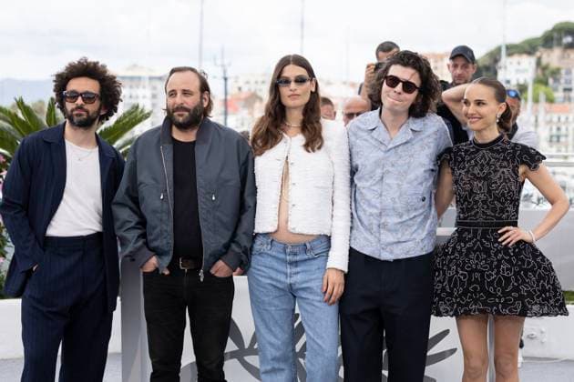 Photocall de Arco Séance Spéciale lors du 78ème Festival International du Film de Cannes William Lebghil, Vincent Macaigne, Alma Jodorowsky, Félix de Givry, Ugo Bienvenu, Natalie Portman et Sophie Mas au photocall de Arco Séance Spéciale lors du 78ème Festival International du Film de Cannes, le 16 mai 2025 Moreau Jacovides Bestimage Photocall for Arco Special screening at the 78th Cannes International Film Festival, on May 16th, 2025 Cannes France  Copyright: xJACOVIDES-MOREAUx xBESTIMAGExJACOVIDES-MOREAUx xBESTIMAGEx