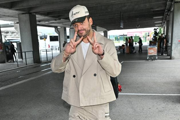 Cannes Kev Adams At Nice Airport JR Kev Adams arriving at Nice airport ahead 78th Cannes Film Festival in Nice, France on May, 16, 2025. Photo by Julien Reynaud APS-Medias ABACAPRESS.COM Nice France  Copyright: xReynaudxJulien APS-Medias ABACAx