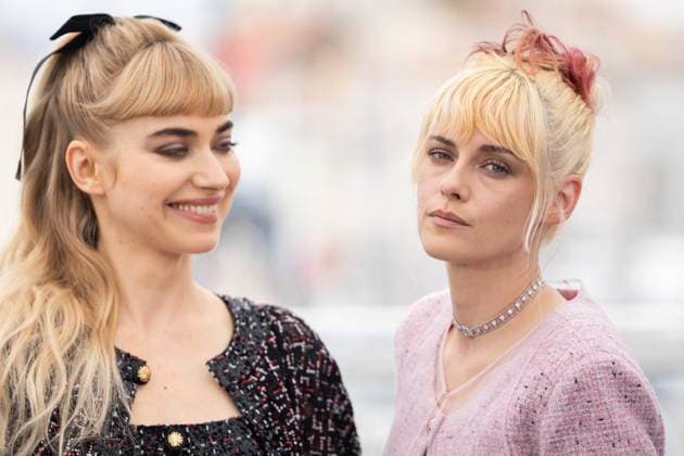 Photocall de The Chronology of Water lors du 78ème Festival International du Film de Cannes Imogen Poots et Kristen Stewart au Photocall de The Chronology of Water lors du 78ème Festival International du Film de Cannes, le 16 mai 2025 Moreau Jacovides Bestimage Photocall for The Chronology of Water at the 78th Cannes International Film Festival, on May 16th, 2025 Cannes France  Copyright: xJACOVIDES-MOREAUx xBESTIMAGExJACOVIDES-MOREAUx xBESTIMAGEx