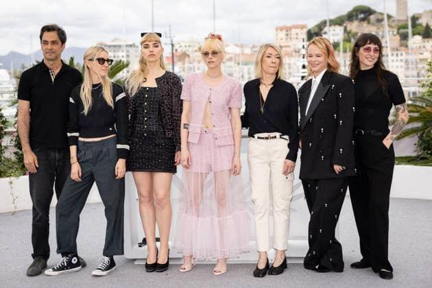 Photocall de The Chronology of Water lors du 78ème Festival International du Film de Cannes Charles Gillibert, Dylan Meyer, Imogen Poots, Kristen Stewart, Kim Gordon, Thora Birch et guest au Photocall de The Chronology of Water lors du 78ème Festival International du Film de Cannes, le 16 mai 2025 Moreau Jacovides Bestimage Photocall for The Chronology of Water at the 78th Cannes International Film Festival, on May 16th, 2025 Cannes France  Copyright: xJACOVIDES-MOREAUx xBESTIMAGExJACOVIDES-MOREAUx xBESTIMAGEx