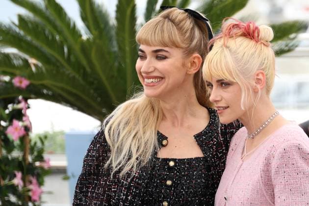 78eme Festival International du Film de Cannes Photocall du film The Chronology of water 78th Cannes Film Festival Photocall with cast of the film The chronology of water Imogen Poots and Kristen Stewart 444382 2025 05 16 Cannes France  Copyright: xIsabellexVautierx xStarfacex STAR_444382_007