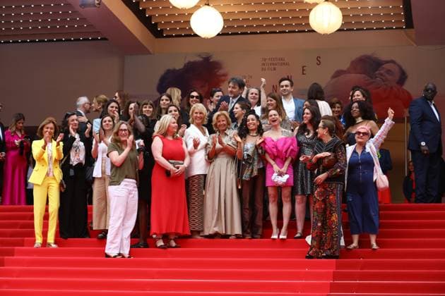Internationale Filmfestspiele von Cannes, La Petite Derniere Premiere May 16, 2025, Cannes, Cote D azur, France: Led by JULIE GAYET and with IRIS KNOBLOCH, an organized protest for Women Right occured on the red carpet for the La Petite Derniere Premiere screening at the 78th Annual Cannes Film Festival at Palais des Festivals in Cannes, France Cannes France - ZUMAc179 20250516_zep_c179_229 Copyright: xMickaelxChavetx