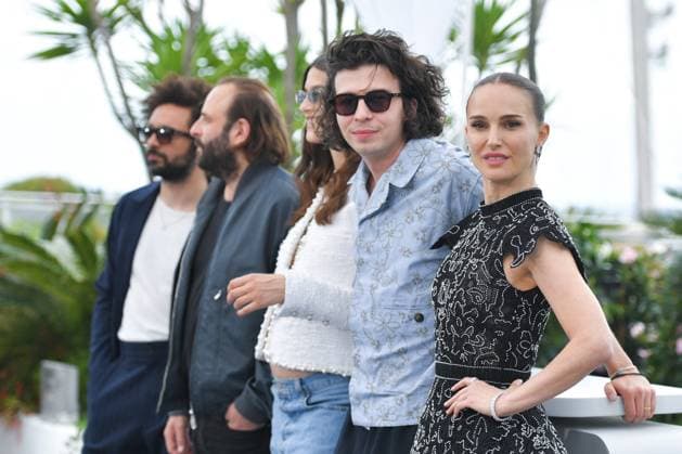 Cannes Arco Photocall AM Ugo Bienvenu, Vincent Macaigne, Natalie Portman, Alma Jodorowsky, William Lebghil attending the Arco Photocall in Cannes, France on May 16, 2025 as part of the 78th Cannes Film Festival. Photo by Aurore Marechal ABACAPRESS.COM Cannes France  Copyright: xMarechalxAurore ABACAx