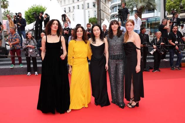 Internationale Filmfestspiele von Cannes, La Petite Derniere Premiere La Petite DerniÃ re Red Carpet at the 78th Annual Cannes Film Festival A guest, Sophie Garagnon, Mouna Soualem, Park Ji-Min and Gioia Farisano - La Petite DerniÃ re Red Carpet at the 78th Annual Cannes Film Festival in Cannes, France on May 16, 2025.  Copyright: x Chassery+Courdjix