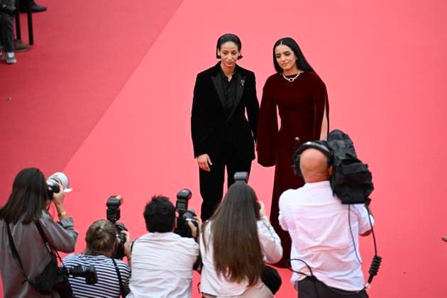 78eme Festival International du Film de Cannes Montée des marches du film La Petite Dernière 78th International Cannes Film Festival Red Carpet of La Petite Dernière movie 444406 2025 05 16 Cannes France Herzi, Hafsia Melliti, Nadia  Copyright: xSergexArnalx xStarfacex STAR_444406_001