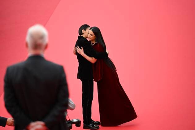 78eme Festival International du Film de Cannes Montée des marches du film La Petite Dernière 78th International Cannes Film Festival Red Carpet of La Petite Dernière movie 444406 2025 05 16 Cannes France Herzi, Hafsia Melliti, Nadia  Copyright: xSergexArnalx xStarfacex STAR_444406_008