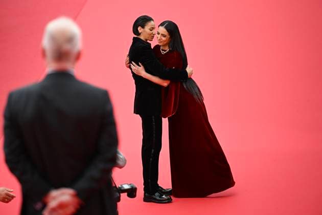78eme Festival International du Film de Cannes Montée des marches du film La Petite Dernière 78th International Cannes Film Festival Red Carpet of La Petite Dernière movie 444406 2025 05 16 Cannes France Herzi, Hafsia Melliti, Nadia  Copyright: xSergexArnalx xStarfacex STAR_444406_009