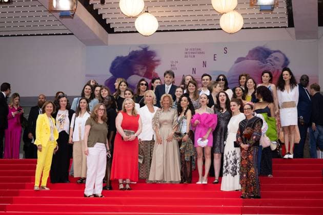 Cannes - La Petite Derniere Screening Cannes President Iris Knobloch and guests attend the La Petite Derniére red carpet at the 78th annual Cannes Film Festival at Palais des Festivals on May 16, 2025 in Cannes, France. Photo by Shootpix ABACAPRESS.COM Cannes France  Copyright: xShootpix ABACAx