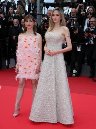 Cannes, 78th Cannes Film Festival 2025 - evening 4 - Red Carpet of the film Eddington Cannes, 78th Cannes Film Festival 2025 - evening 4 - red carpet of the film Eddington In the photo: Angelina Jolie Cannes France  Copyright: xIPA ABACAx