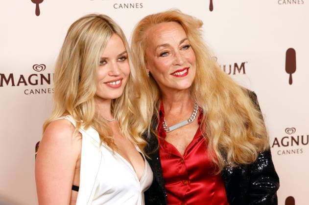 Georgia May Jagger with mother Jerry Hall at the Magnum Cannes Beach Party during the Festival de Cannes 2025 78 Cannes International Film Festival at the Magnum Beach Palais StÃ phanie Cannes, 15 05 2025 Foto:xD.xBedrosianx xFuturexImagex magnum_5577