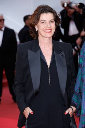 M Montée des marches du film Eddington lors du 78ème Festival International du Film de Cannes Irène Jacob Montée des marches du film Eddington lors du 78ème Festival International du Film de Cannes, au Palais des Festivals à Cannes Le 16 mai 2025 Jacovides Moreau Bestimage Red carpet for the movie Eddington during the 78th Cannes International Film Festival at the Palais des Festivals in Cannes, France On may 16th 2025 Cannes France  Copyright: xJACOVIDES-MOREAUx xBESTIMAGExJACOVIDES-MOREAUx xBESTIMAGEx