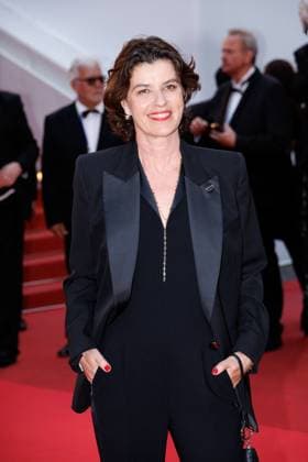 M Montée des marches du film Eddington lors du 78ème Festival International du Film de Cannes Irène Jacob Montée des marches du film Eddington lors du 78ème Festival International du Film de Cannes, au Palais des Festivals à Cannes Le 16 mai 2025 Jacovides Moreau Bestimage Red carpet for the movie Eddington during the 78th Cannes International Film Festival at the Palais des Festivals in Cannes, France On may 16th 2025 Cannes France  Copyright: xJACOVIDES-MOREAUx xBESTIMAGExJACOVIDES-MOREAUx xBESTIMAGEx
