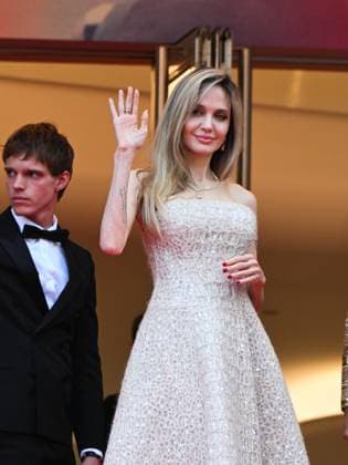 Cannes, France: Cannes, 78th Cannes Film Festival 2025 - Evening 4 - Red Carpet of the Film Eddington In the photo: Angelina Jolie Cannes France  - ZUMAp169 20250516_zea_p169_1020 Copyright: xManuelexMangiarottix