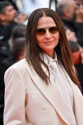 Cannes Eddington Screening JR Juliette Binoche attending the screening of Eddington in Cannes, France on May 16, 2025, as part of the 78th Cannes Film Festival. Photo by Julien Reynaud APS-Medias ABACAPRESS.COM Cannes France  Copyright: xReynaudxJulien APS-Medias ABACAx