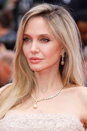 Angelina Jolie at the premiere of the feature film Eddington at the Festival de Cannes 2025 78 Cannes International Film Festival at the Palais des Festivals Cannes, 16 05 2025 Foto:xD.xBedrosianx xFuturexImagex eddington_5532