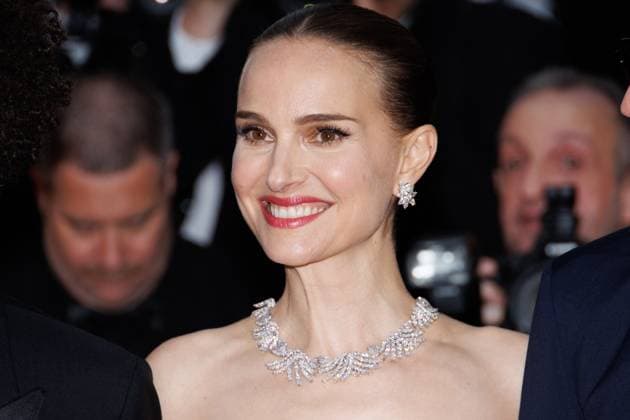 M Montée des marches du film Eddington lors du 78ème Festival International du Film de Cannes Natalie Portman Montée des marches du film Eddington lors du 78ème Festival International du Film de Cannes, au Palais des Festivals à Cannes Le 16 mai 2025 Jacovides Moreau Bestimage Red carpet for the movie Eddington during the 78th Cannes International Film Festival at the Palais des Festivals in Cannes, France On may 16th 2025 Cannes France  Copyright: xJACOVIDES-MOREAUx xBESTIMAGExJACOVIDES-MOREAUx xBESTIMAGEx
