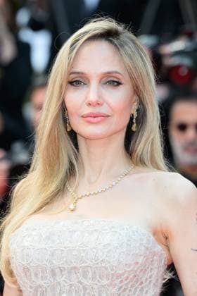 Cannes Eddington Red Carpet NG Angelina Jolie attending the ‘Eddington’ Screening and Red Carpet at Palais Des Festivals in Cannes, France on May 16 2025 as part of the 78th Cannes Film Festival. Photo by Nicolas Genin ABACAPRESS.COM Cannes France  Copyright: xGeninxNicolas ABACAx