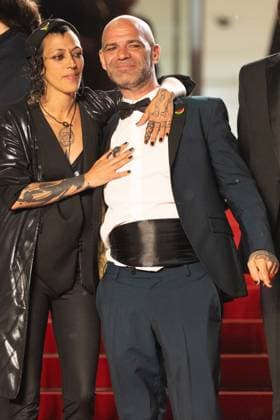 78. Internationalen Filmfestspiele von Cannes 2025 Cannes, Frankreich - 15.5.2024: Jade Oukid, Richard Bellamy (C) und Cast während des SIRAT Roten Teppichs der 78. Internationalen Filmfestspiele von Cannes. Die 78. Internationalen Filmfestspiele von Cannes finden vom 13. bis 24. Mai 2025 statt. Provence-Alpes-Cote d Azur