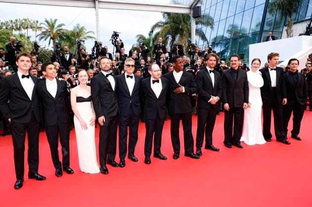 Cameron Mann, Matt Gomez Hidaka, Amà lie Hoeferle, Lars Knudsen, Joaquin Phoenix, Ari Aster, Michael Ward, Luke Grimes, Pedro Pascal, Emma Stone, Austin Butler and Clifton Collins at the premiere of the feature film Eddington at the Festival de Cannes 2025 78 Cannes International Film Festival at the Palais des Festivals Cannes, 16 05 2025 Foto:xD.xBedrosianx xFuturexImagex eddington_5628