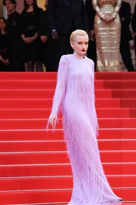 Eddington Red Carpet at the Cannes Film Festival Julia Garner at the Eddington red carpet at the 78th annual Cannes Film Festival at Palais des Festivals on May 16, 2025 in Cannes, France CAP KA Kristina Afanasyeva Cannes Alpes-Maritimes France Copyright: xKristinaxAfanasyeva CapitalxPictx