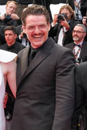 CELEBRITES : 78 eme Festival de Cannes Tapis rouge 2025 - 16 05 2025 CANNES, FRANCE - MAY 16: Emma Stone and Pedro Pascal attend the Eddington red carpet at the 78th annual Cannes Film Festival at Palais des Festivals on May 16, 2025 in Cannes, France.  Copyright: xLUCAxCUTOLOx